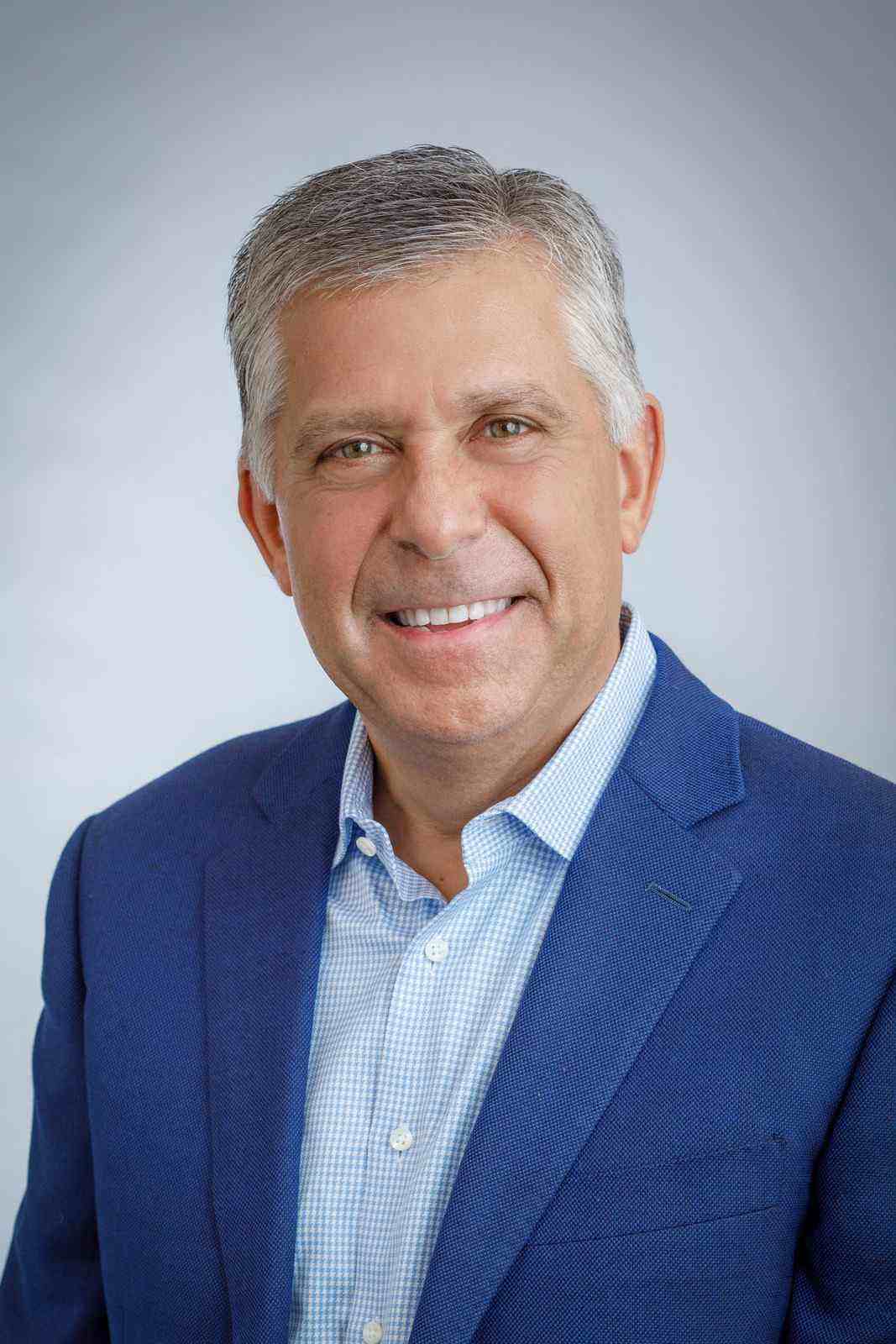 Interview with Peter deSilva, Former President of Scottrade 1 clientprefers harvardaliheadshot5b225d28129