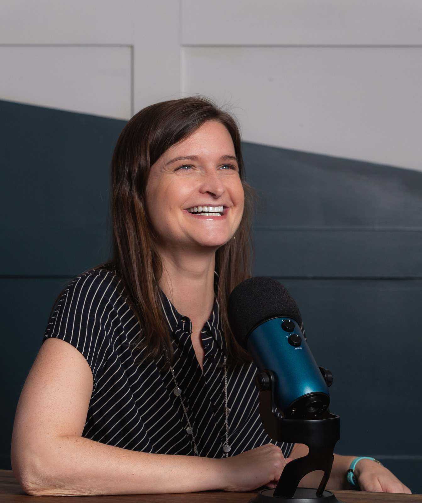 Impact, Insights and Advice 1 daniellehollypodcastheadshot