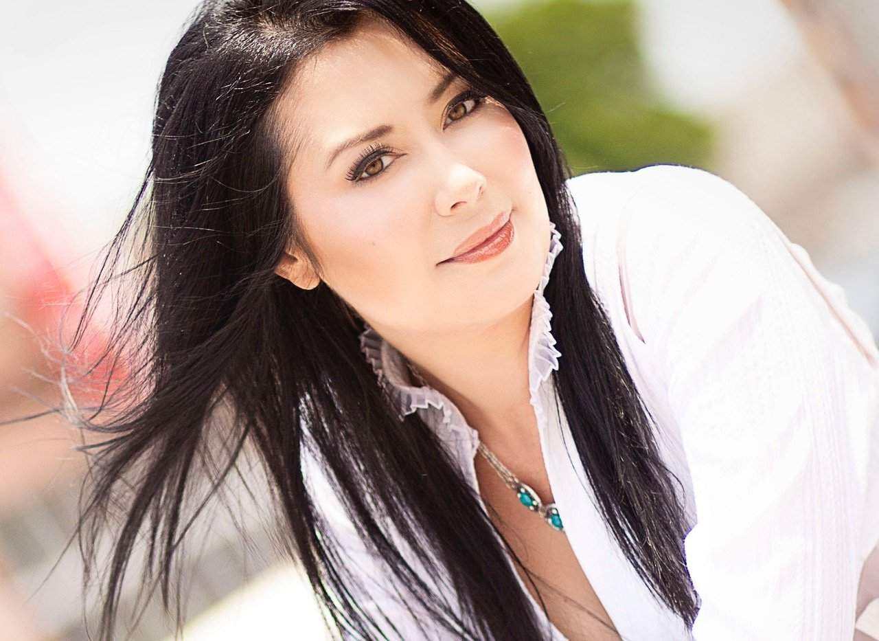 Interview with New York Times Bestselling Author Tosca Lee 1 img 2385rd2