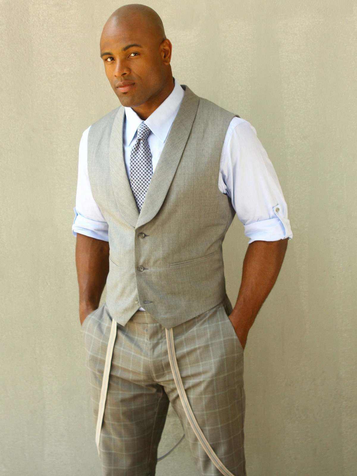 Interview with Akin Ayodele, Former NFL Linebacker 1 img 50112