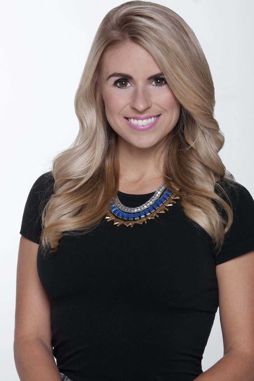 Interview with Larra Overton, Emmy Award Winner 1 larra headshot new